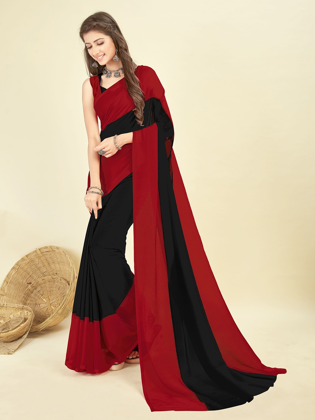 

Moda Rapido Colourblocked Saree, Red