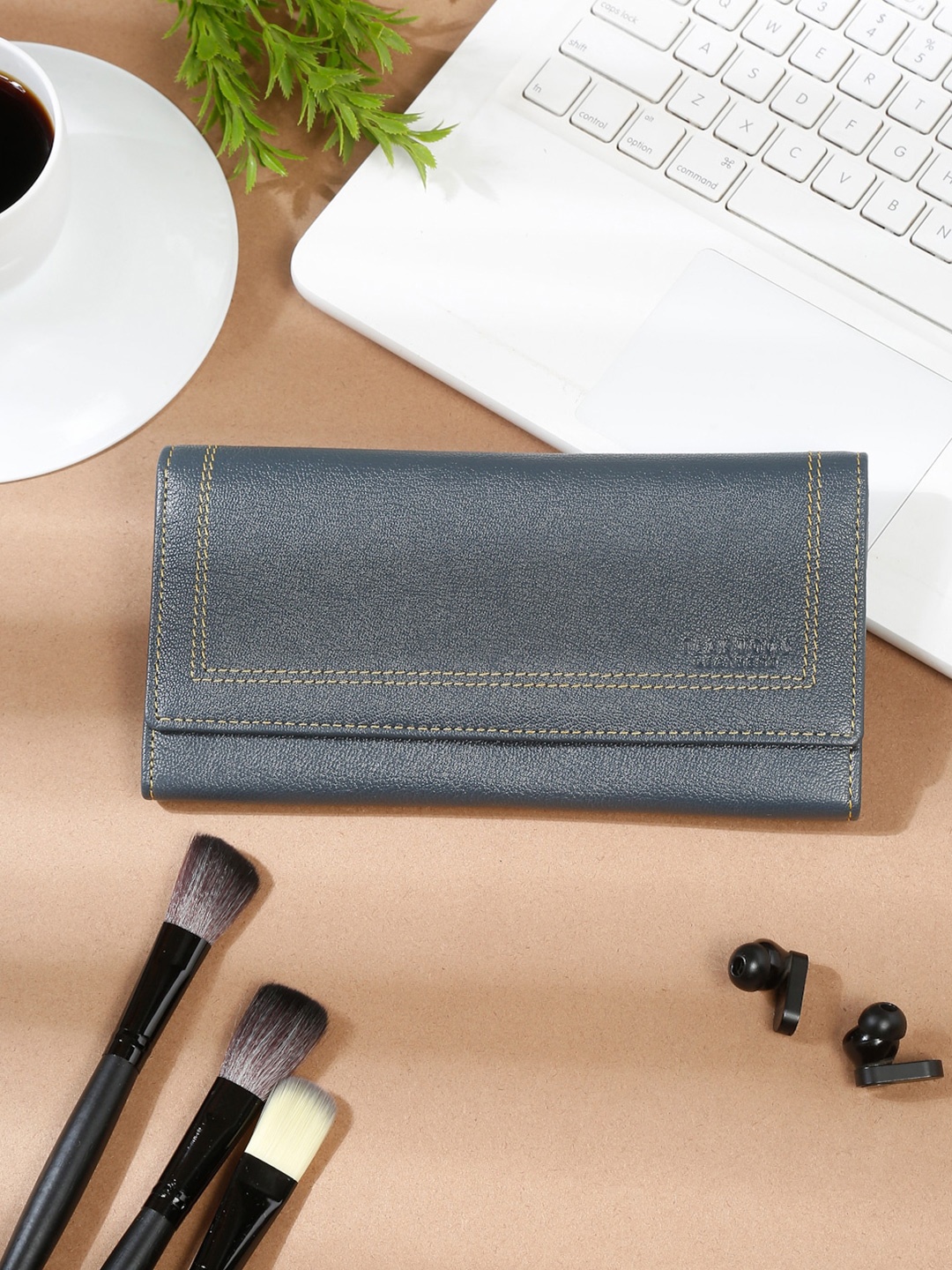 

Teakwood Leathers Leather Two Fold Wallet, Grey