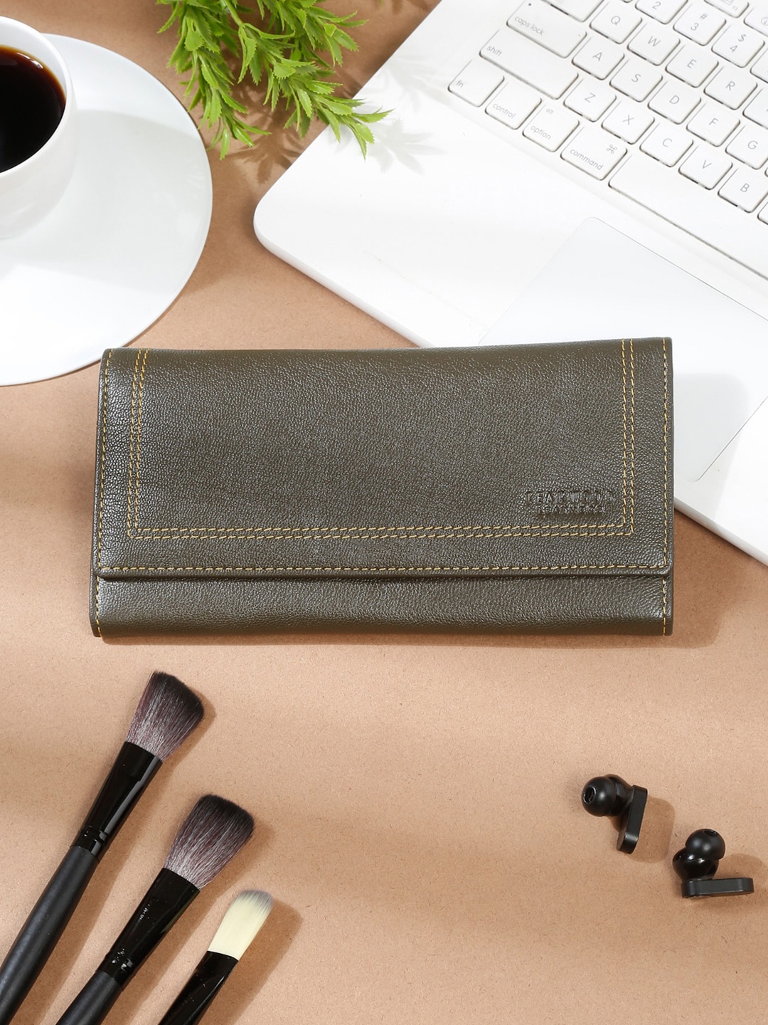 

Teakwood Leathers Women Leather Two Fold Wallet, Green