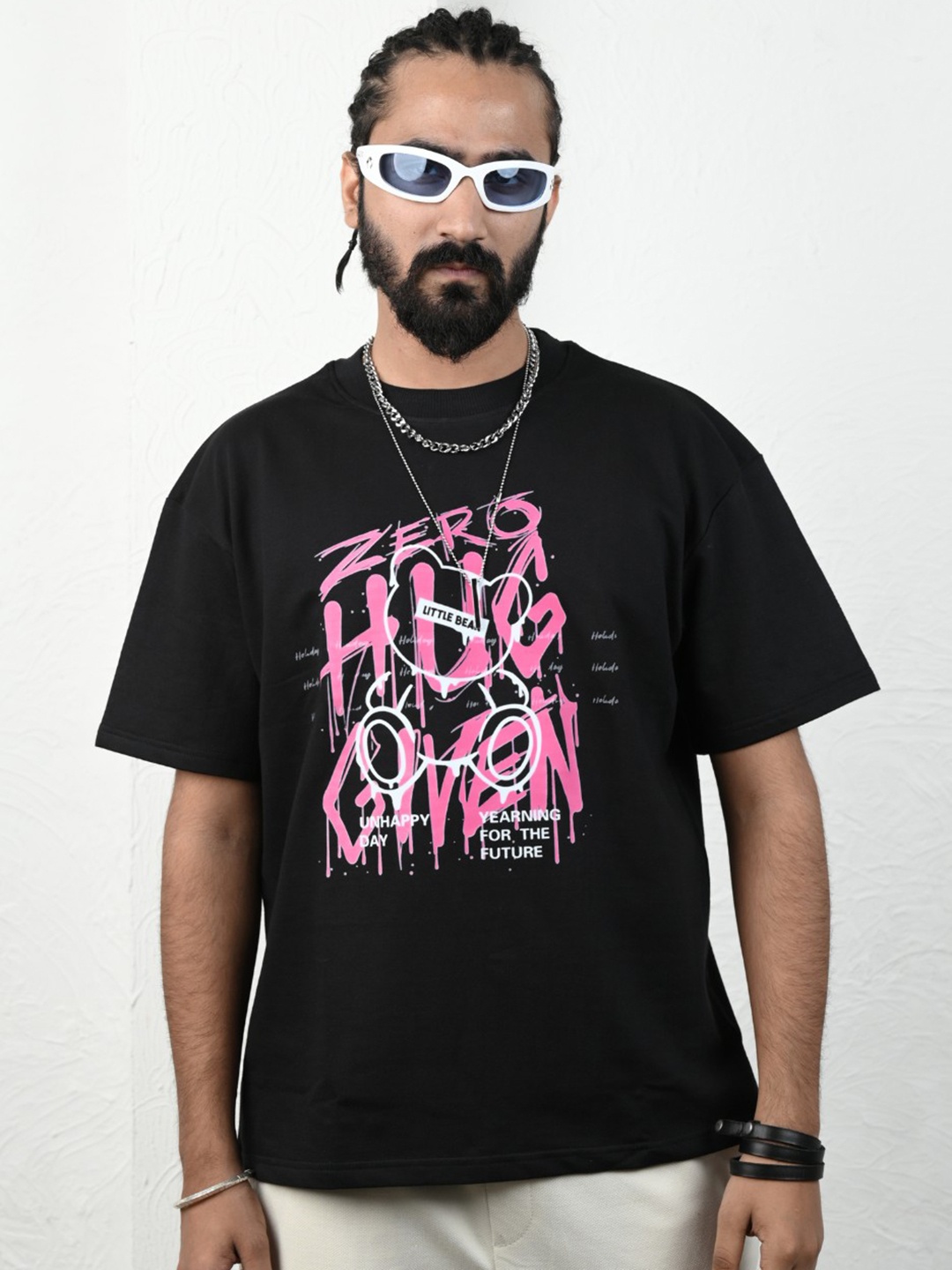 

Unfussy Men Printed Applique T-shirt, Black