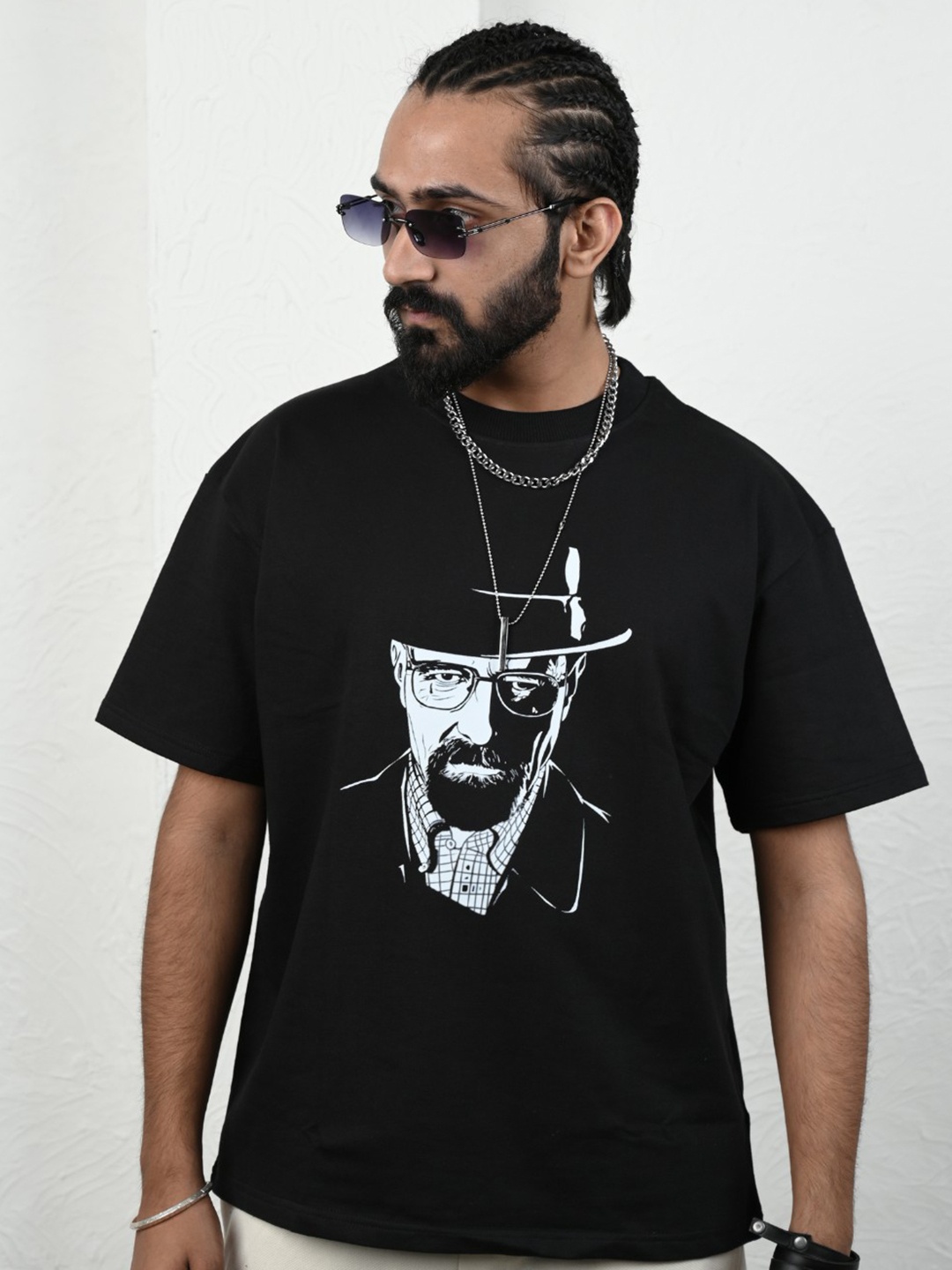 

Unfussy Men Printed Raw Edge T-shirt, Black