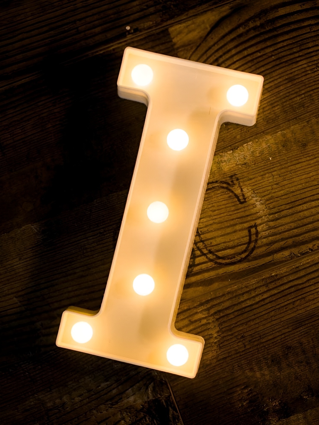 

Satyam Kraft White Acrylic I Shaped Led Light