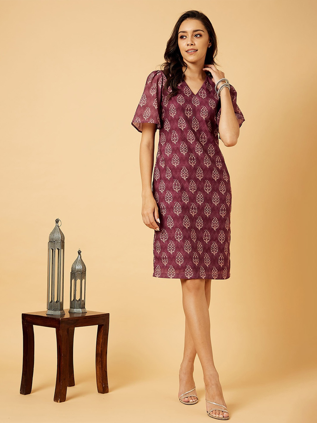 

SALT ATTIRE Reza Floral Printed V Neck Bell Sleeves Knee Length Sheath Dress, Burgundy