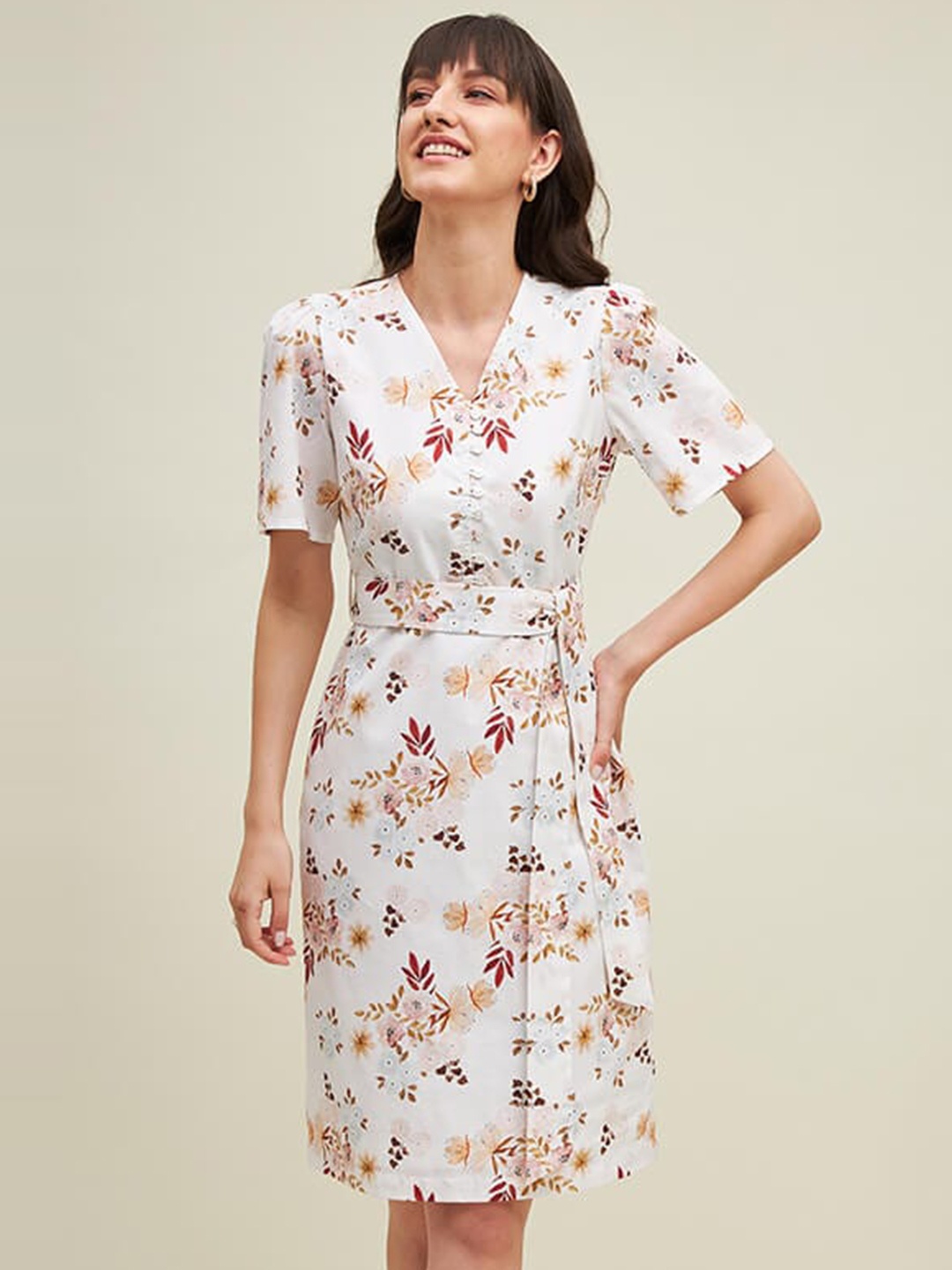 

SALT ATTIRE Round neck Short Sleeves Floral Print Linen Sheath Dress, White
