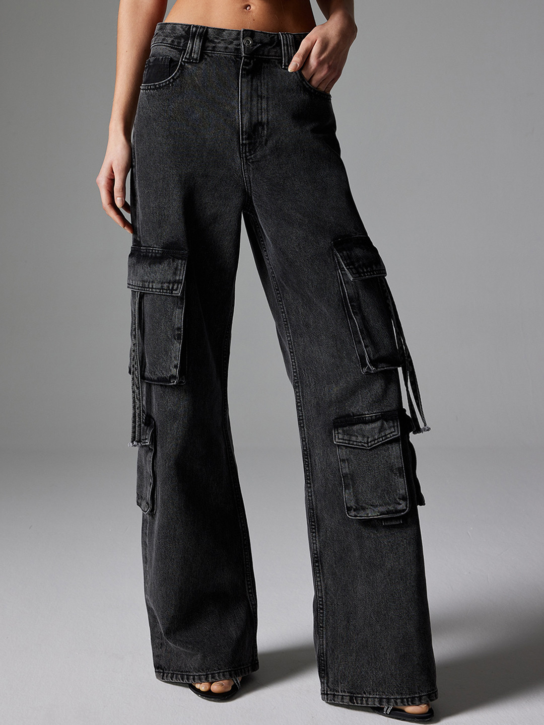 

Koton Women Mid Rise Clean Look Light Fade Pure Cotton Cargo Jeans, Black