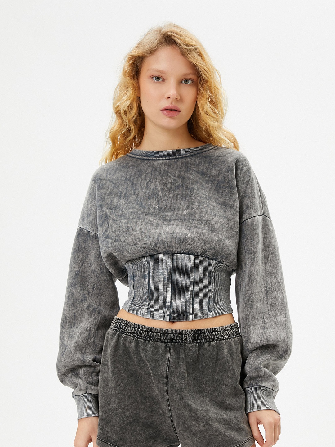 

Koton Round Neck Crop Pullover Sweatshirt, Grey