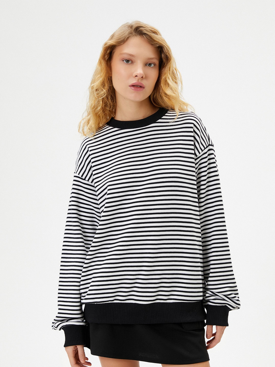 

Koton Striped Drop Shoulder Sleeves Pullover, Black