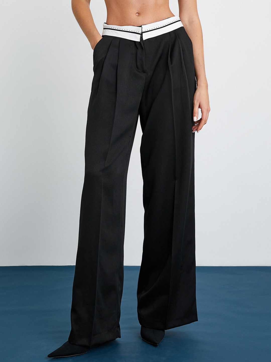 

Koton Women Mid Rise Trousers, Black