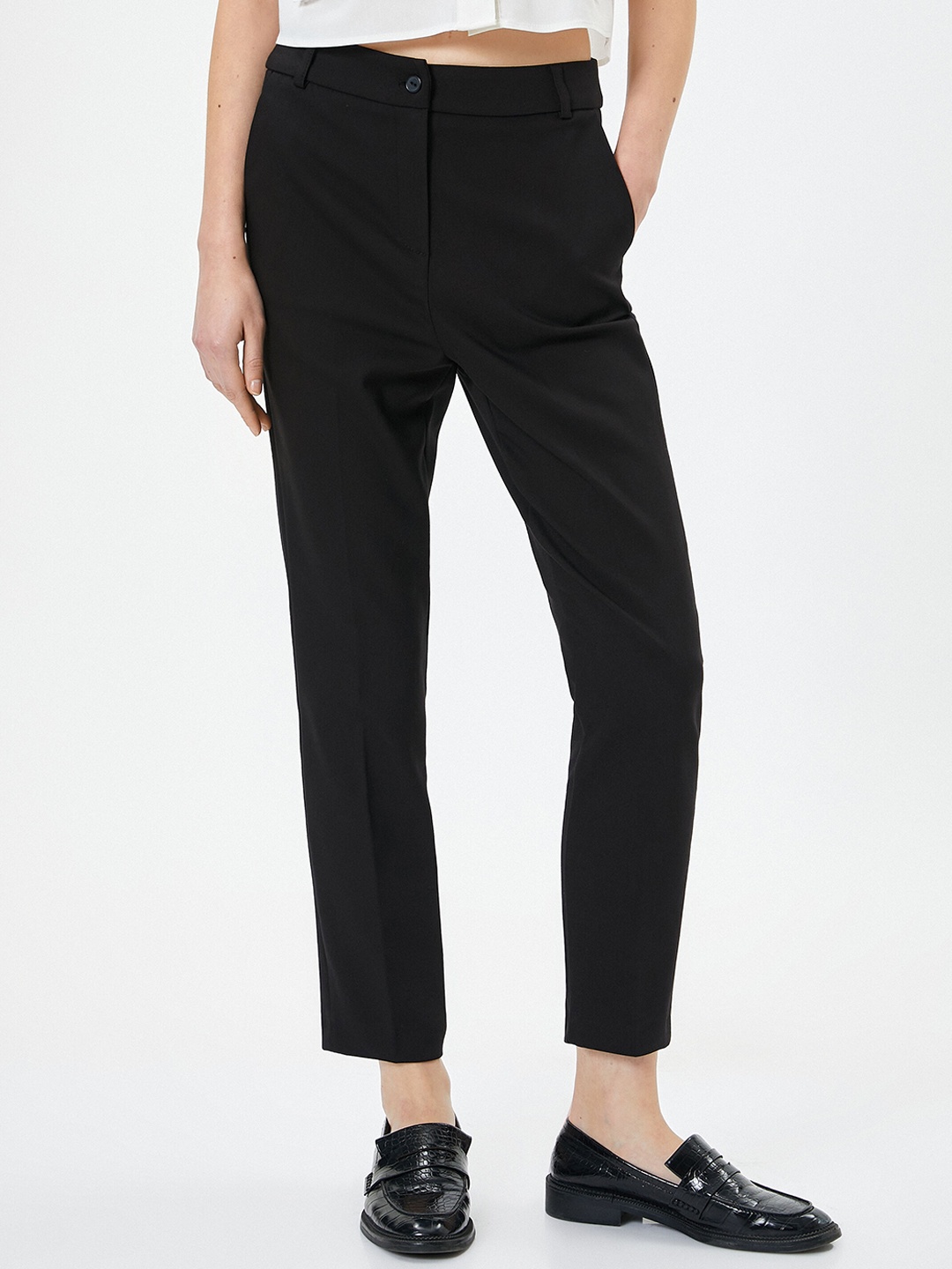 

Koton Women Mid Rise Cropped Trousers, Black