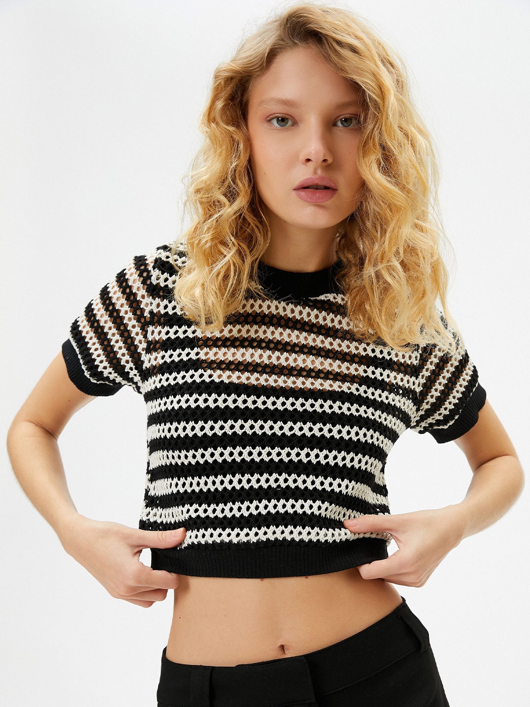 

Koton Striped Round Neck Crop T-shirt, Black