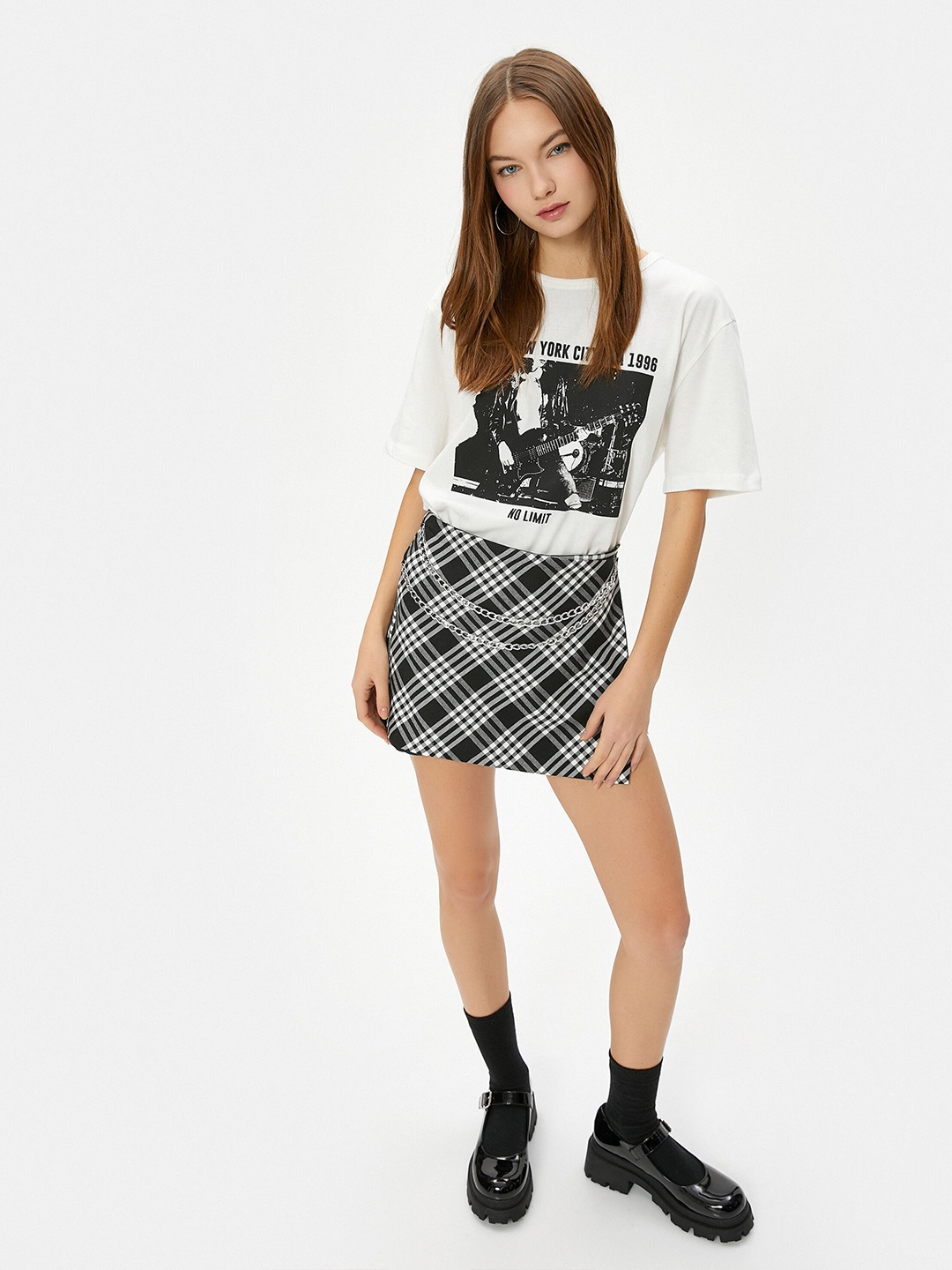 

Koton Graphic Printed Drop-Shoulder Sleeves Pure Cotton T-shirt, Beige