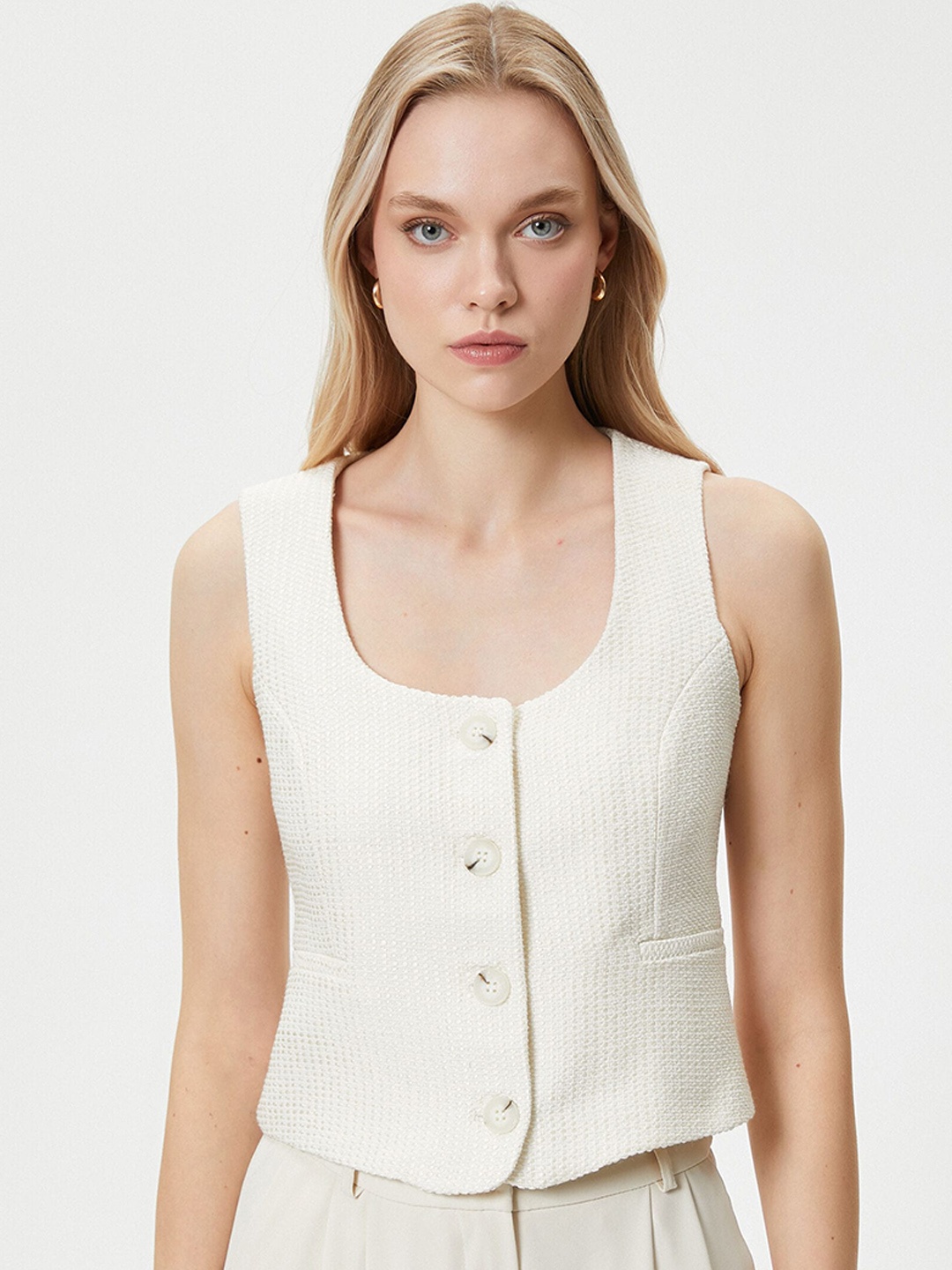 

Koton Round Neck Sleeveless Regular Crop Top, Off white