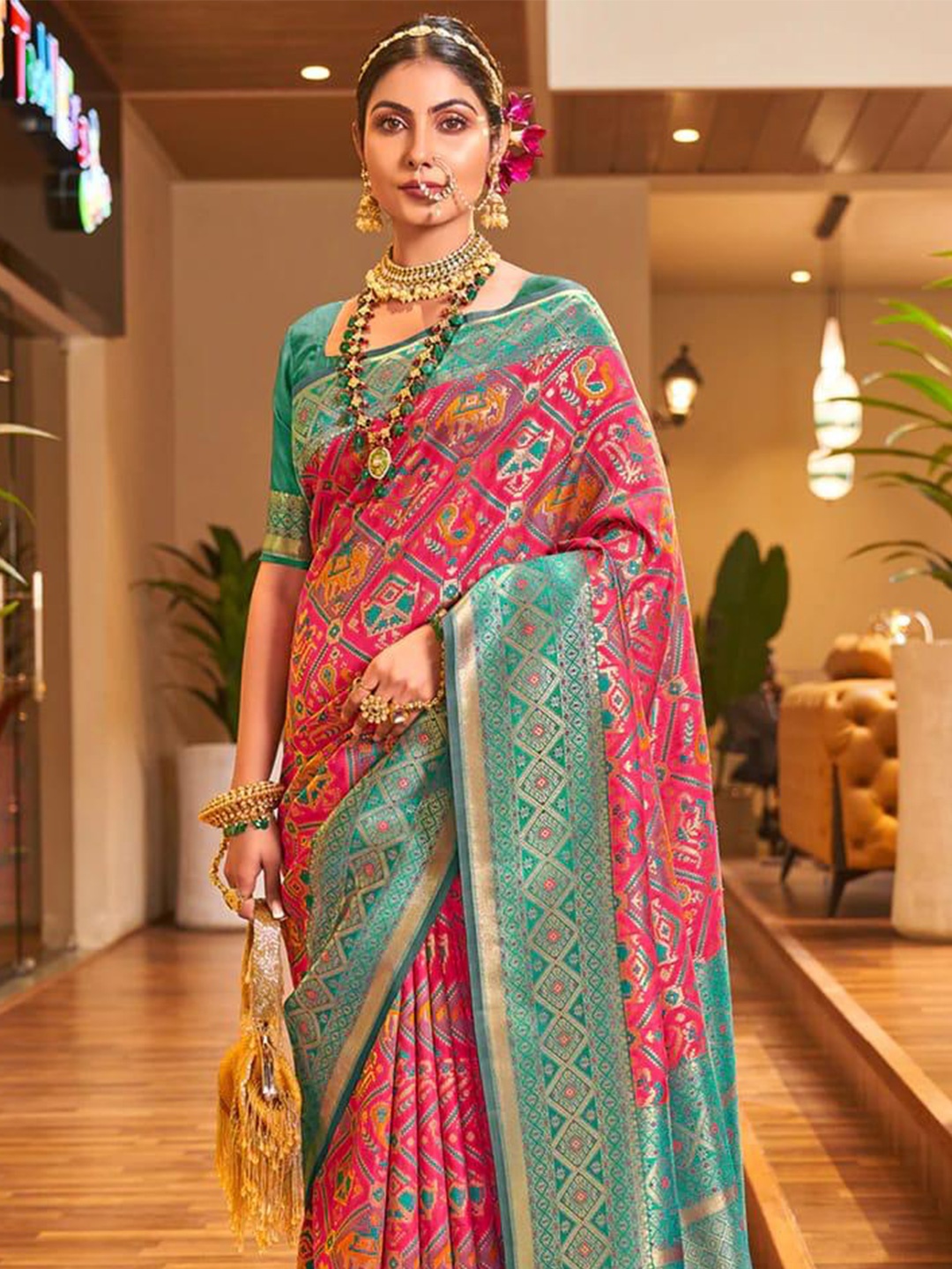 

nirja Fab Ethnic Motifs Woven Design Zari Banarasi Saree, Pink