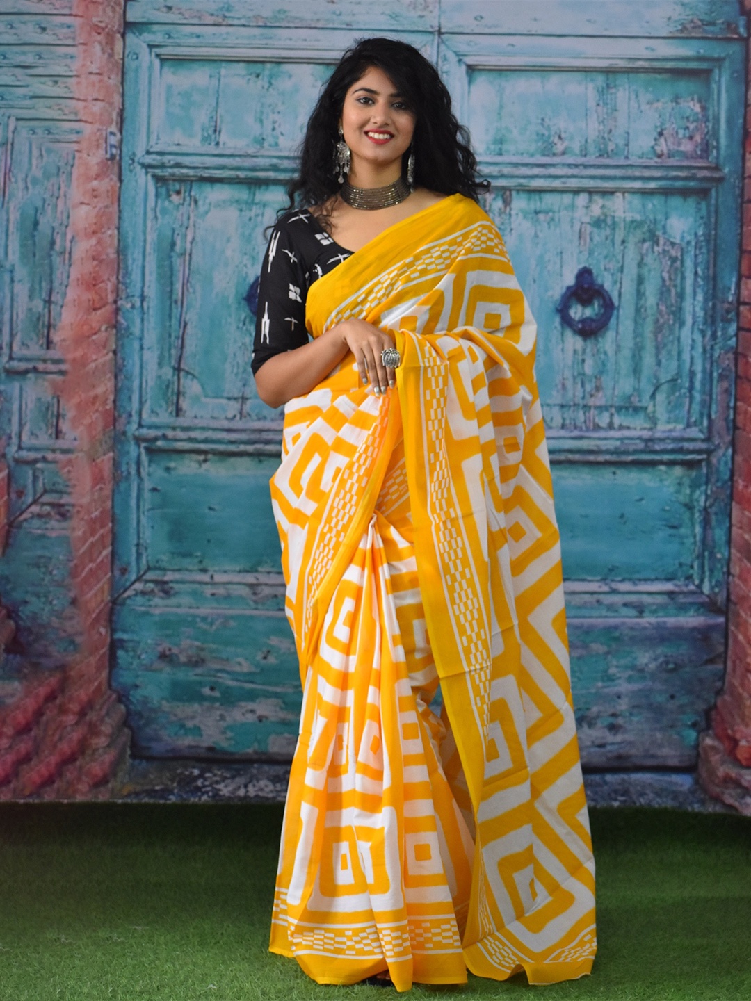 

JALTHER Pure Cotton Block Print Saree, Yellow