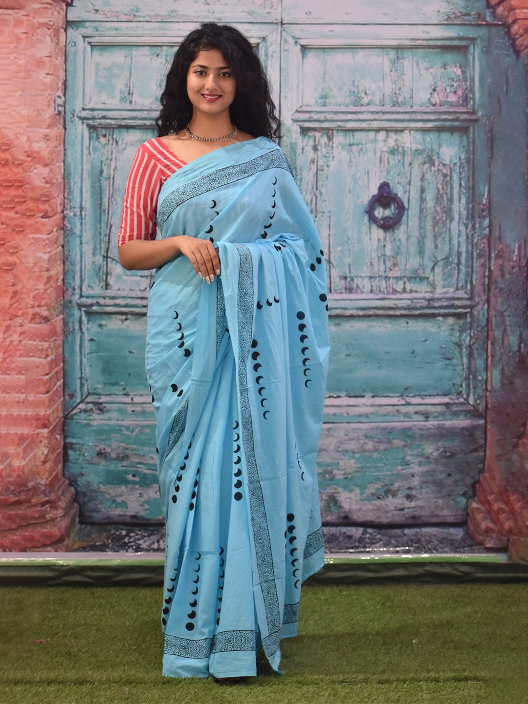 

KIAARON Pure Cotton Block Print Saree, Blue