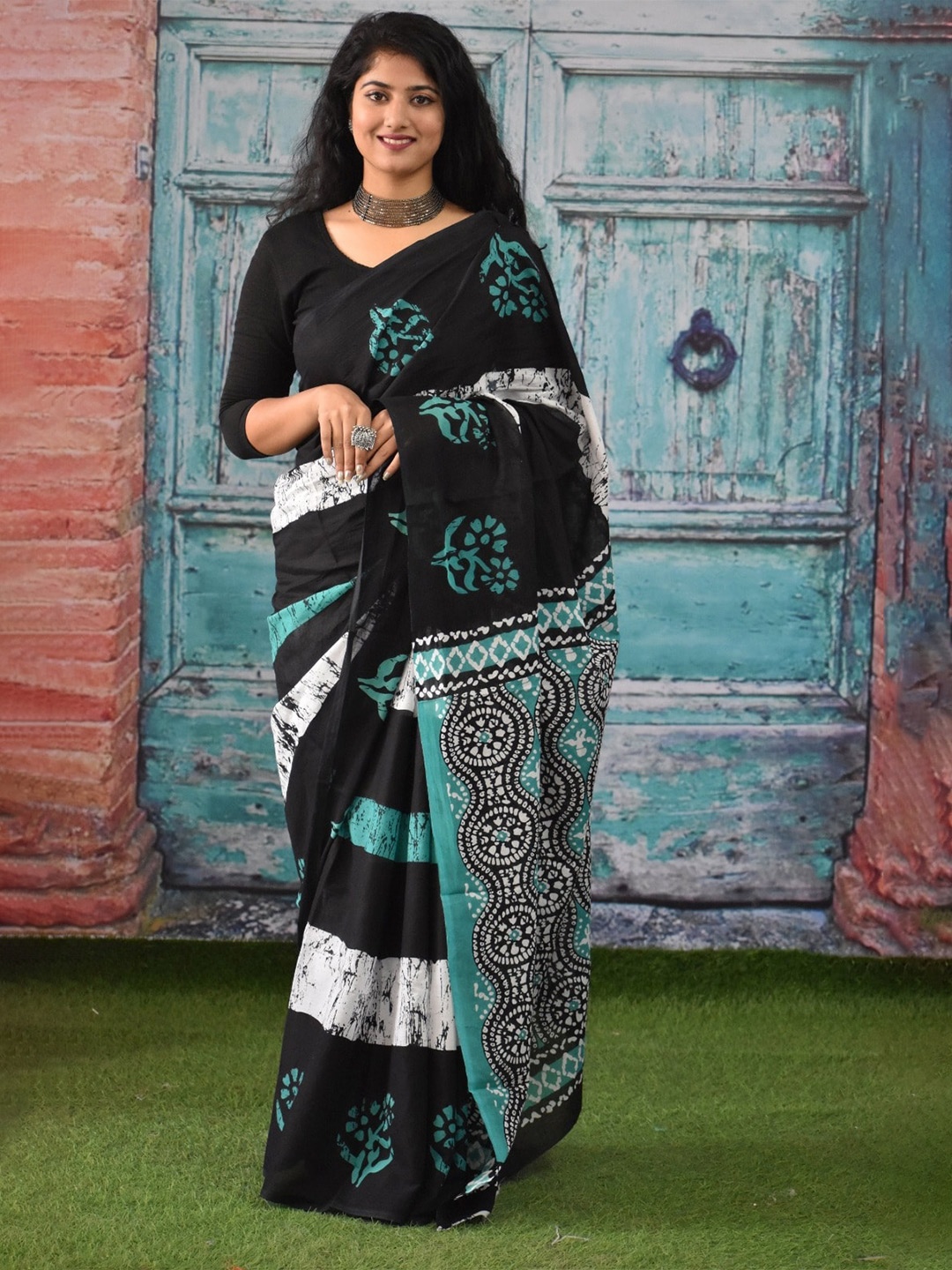 

KIAARON Floral Pure Cotton Block Print Saree, Green