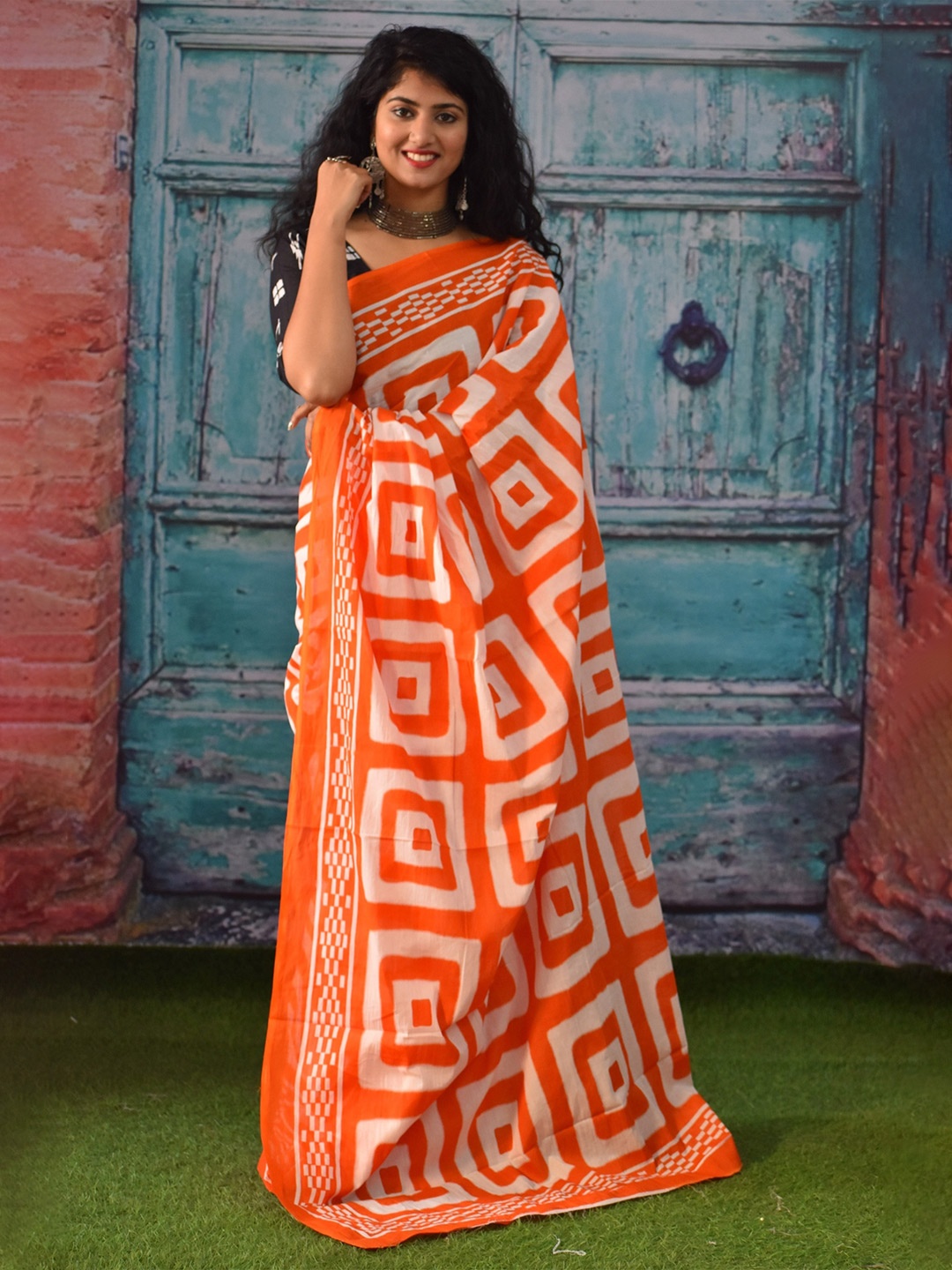 

KIAARON Pure Cotton Block Geometric Printed Saree, Orange