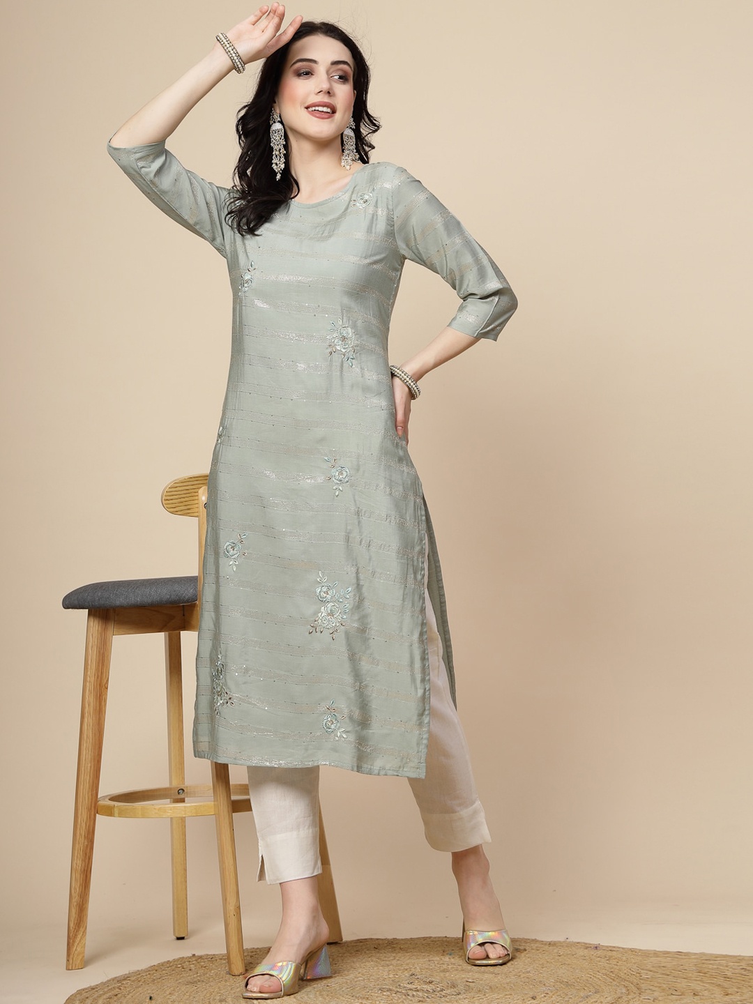 

Sangria Floral Embroidered Straight Kurta, Grey