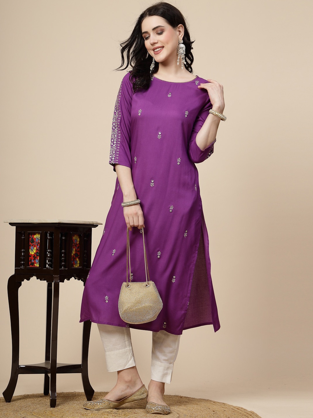 

Sangria Purple Floral Embroidered Sequinned Straight Kurta