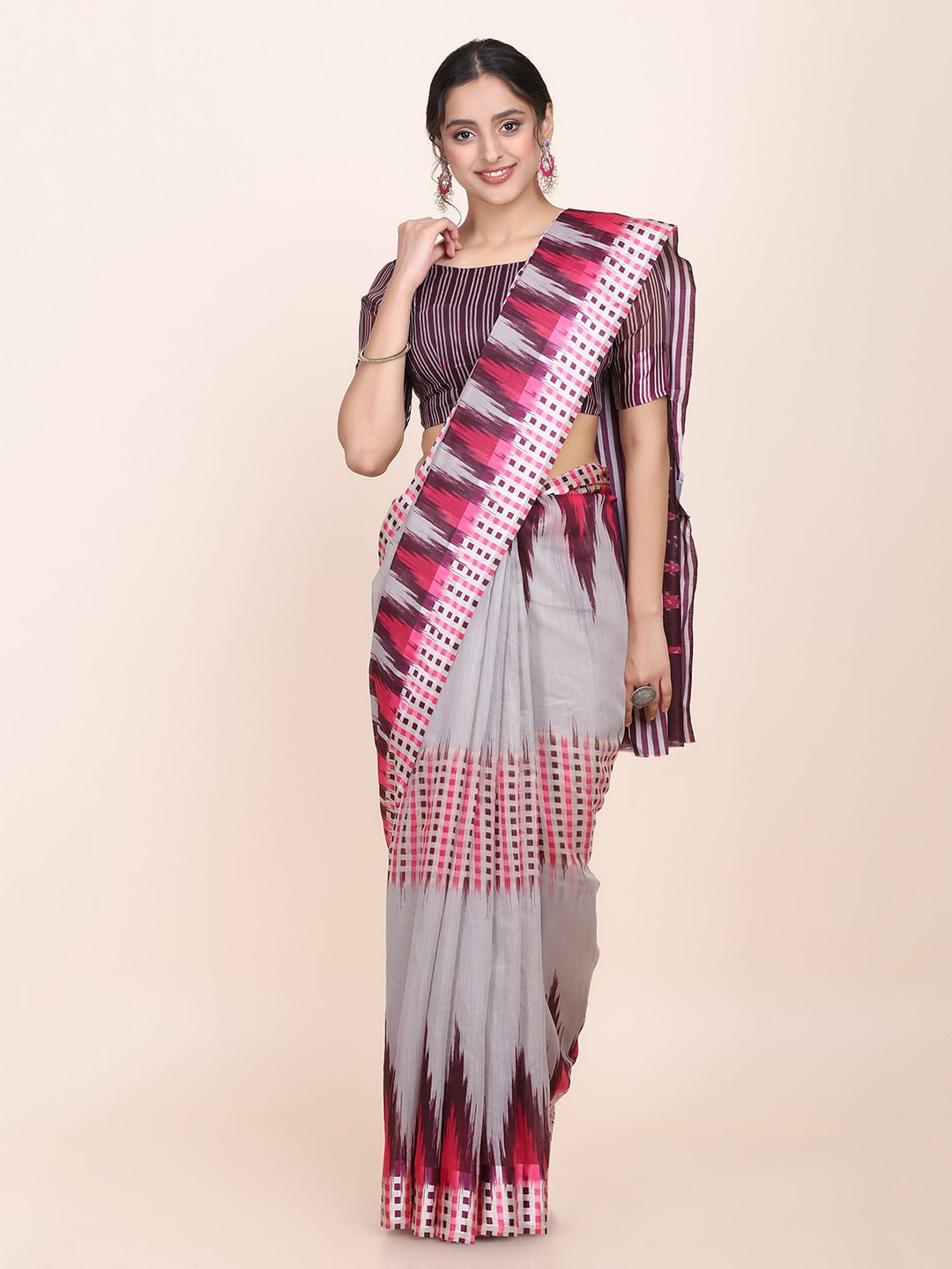 

KALINI Geometric Printed Saree, Grey