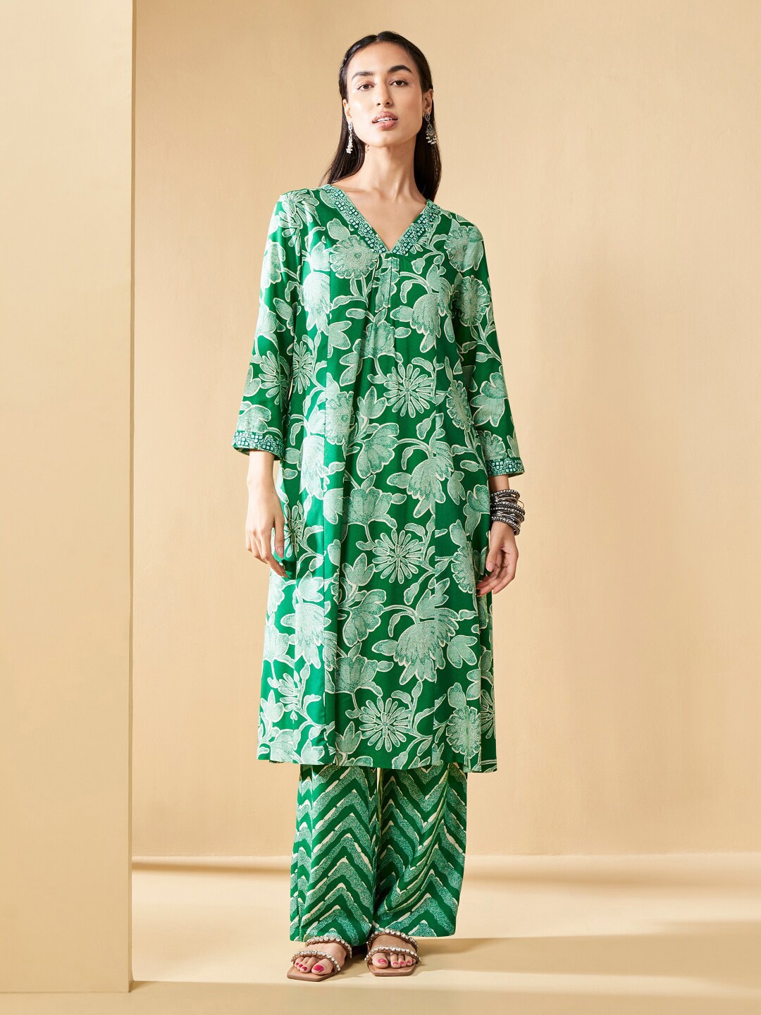 

Global Desi Floral Printed Mirror Work Kurta with Palazzos, Green