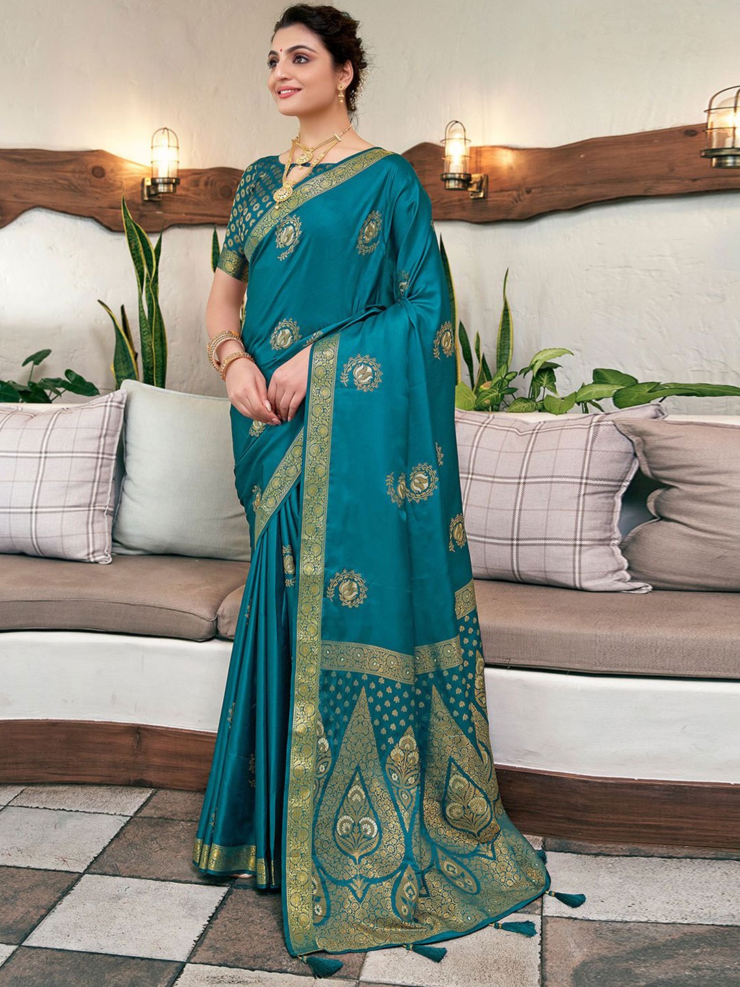 

Satrani Ethnic Motif Woven Design Banarasi Zari Saree, Teal