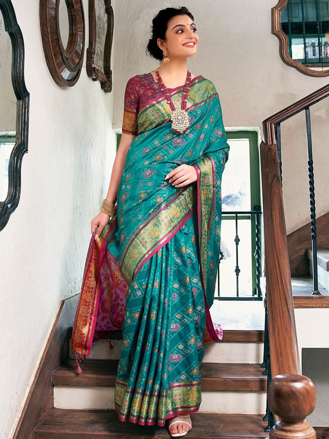 

Satrani Ethnic Motif Woven Design Silk Cotton Banarasi Zari Saree, Teal