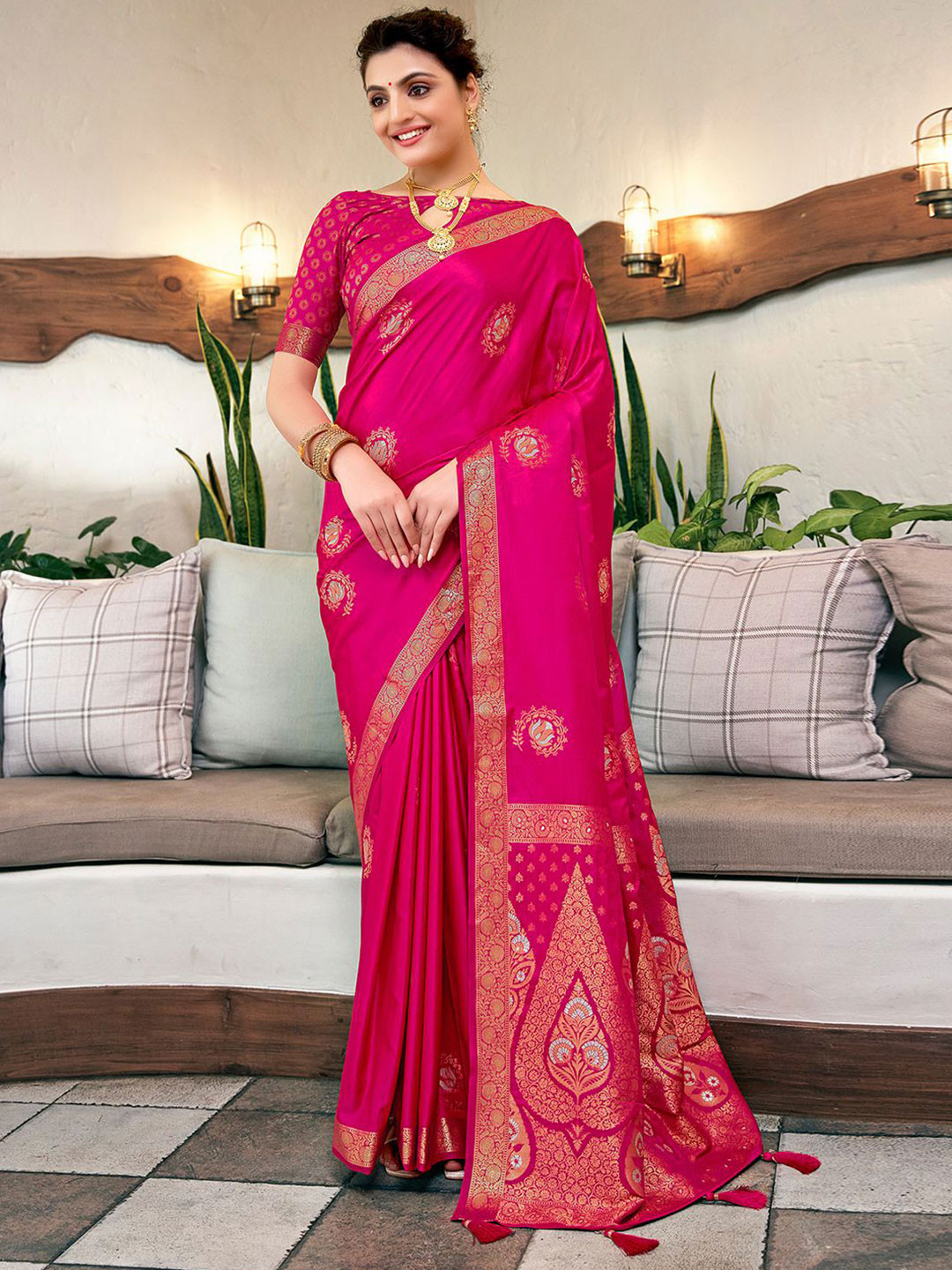 

Satrani Ethnic Motif Woven Design Banarasi Zari Saree, Pink
