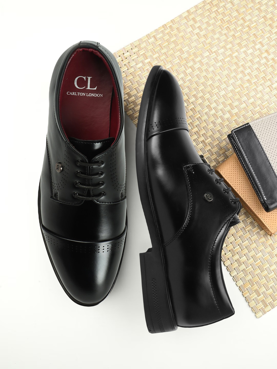 

Carlton London Men Lace Up Leather Formal Derbys, Black