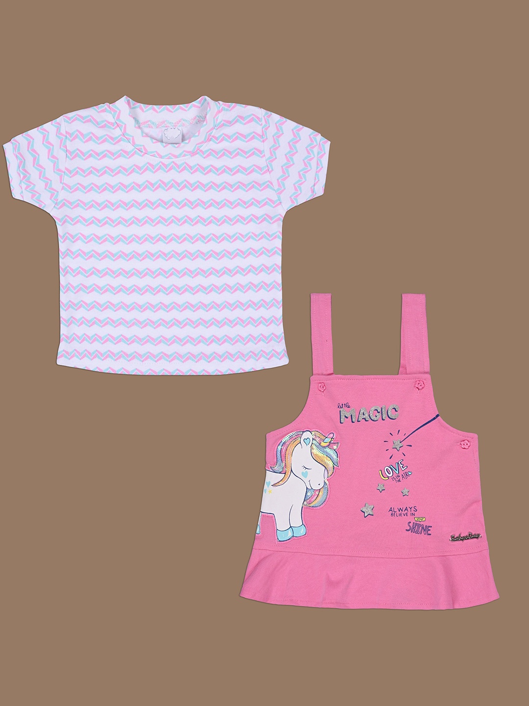 

Wish Karo Infant Girls Printed Cotton T-shirt with Dungarees, White