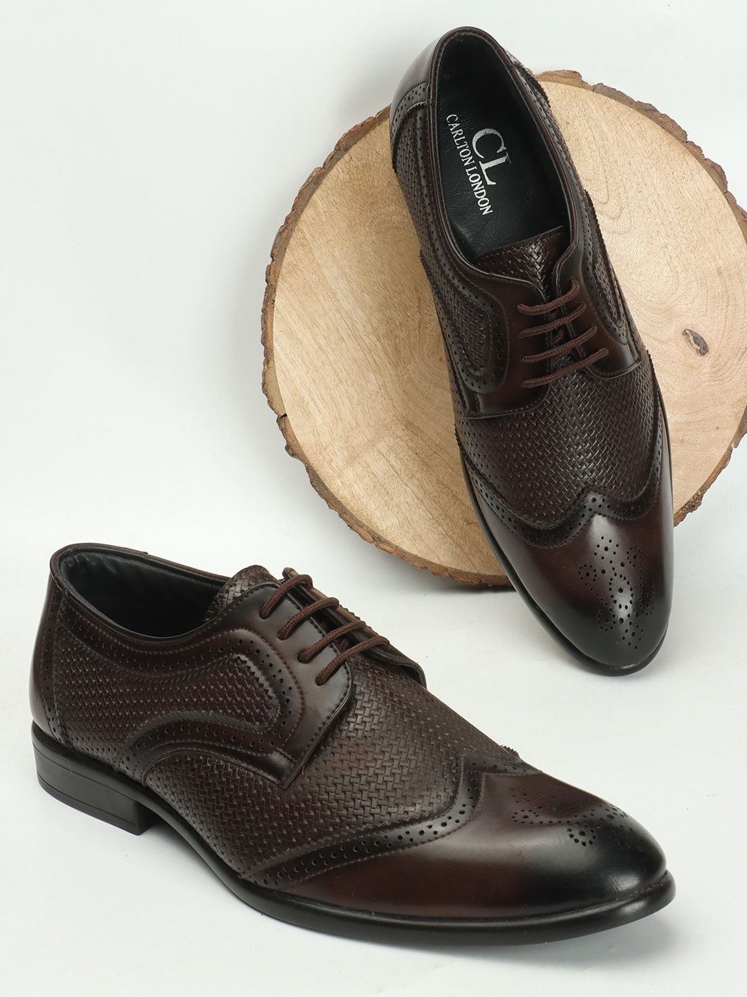 

Carlton London Men Textured Formal Oxfords, Brown