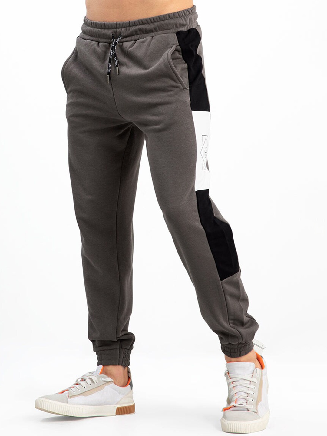 

Snitch Men Grey Smart Slim Fit Cotton Joggers