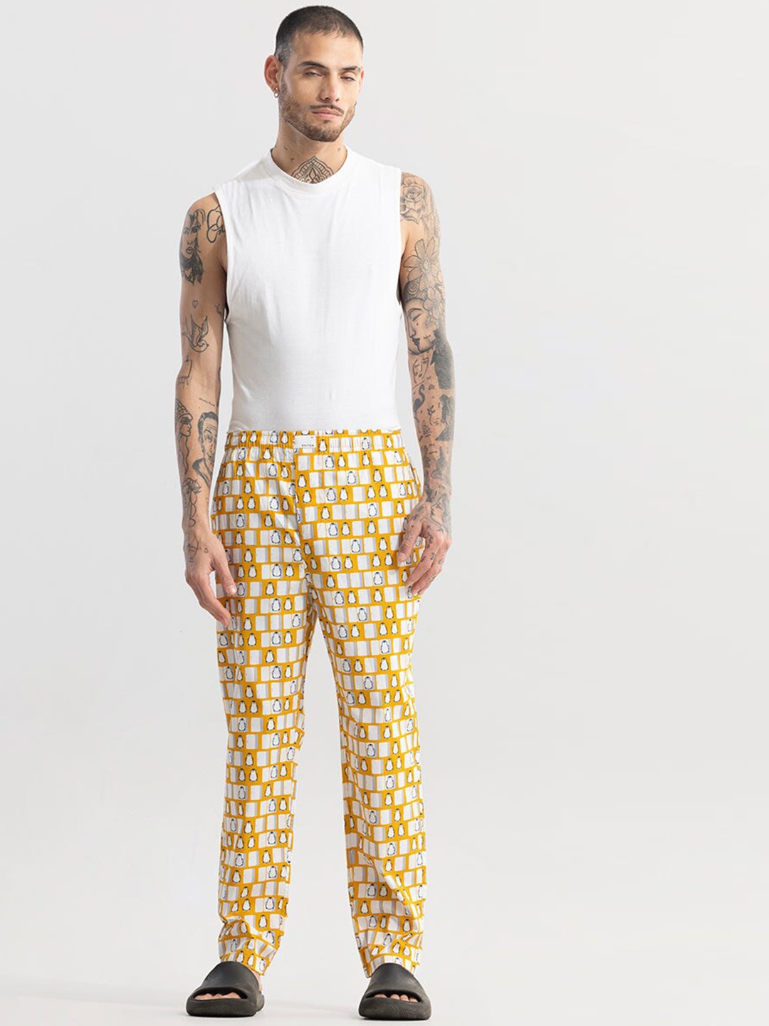 

Snitch Yellow Men Printed Cotton Lounge Pants
