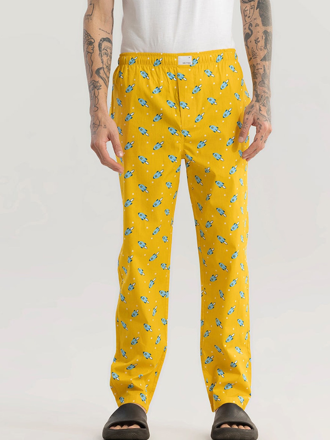 

Snitch Yellow Men Printed Cotton Lounge Pants