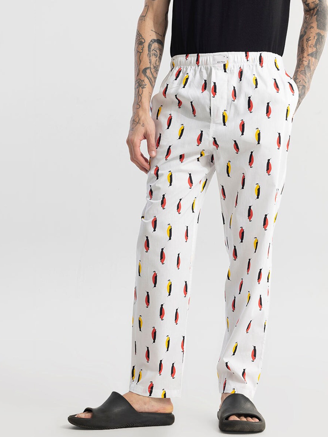 

Snitch White Men Printed Cotton Lounge Pants