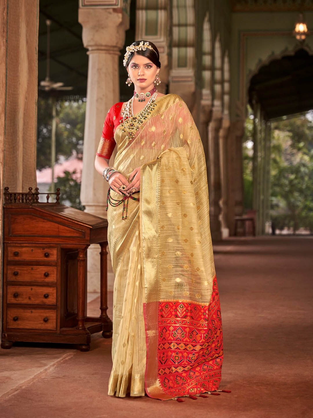 

LeeliPeeri Designer Woven Design Zari Silk Cotton Saree, Cream