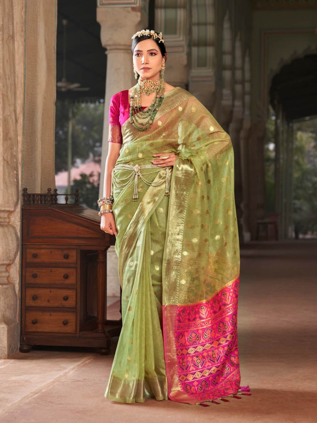 

LeeliPeeri Designer Woven Design Zari Silk Cotton Saree, Green