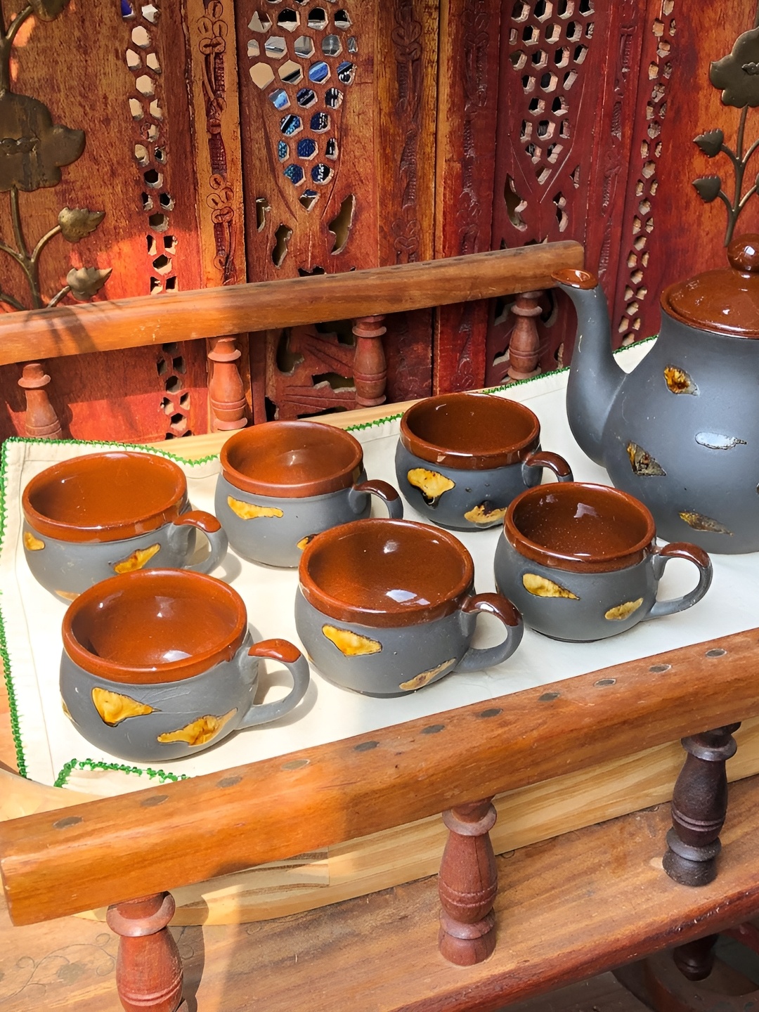 

INDIA MEETS INDIA Brown & Grey 7 Pieces Textured Glossy Finish Ceramic Kettle Set