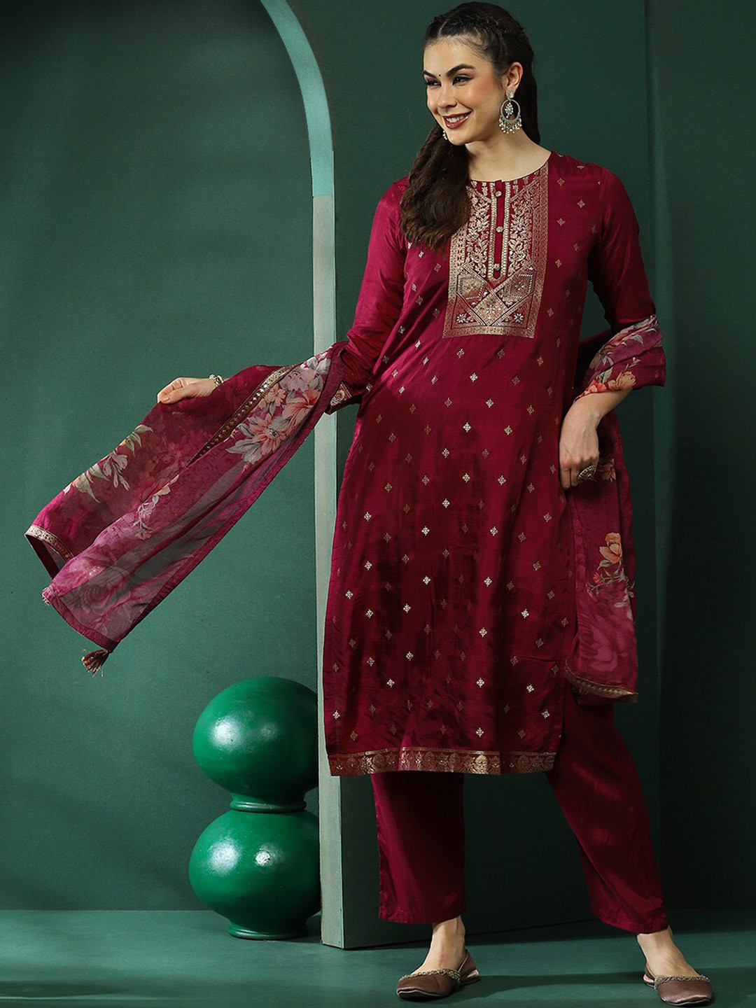 

AKS Couture Ethnic Motifs Woven Design Zari Jacquard Kurta With Trouser & Dupatta, Purple
