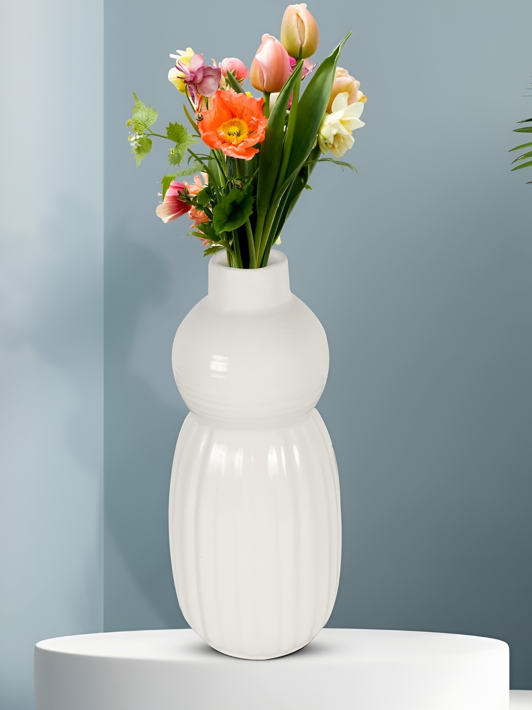 

LASAKI Myra White Ceramic Flower Vase