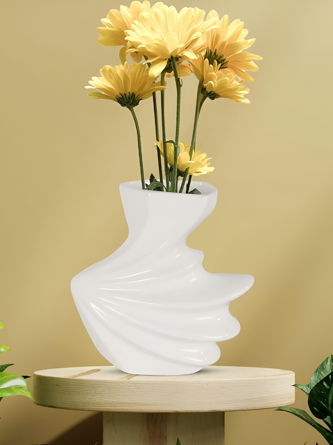 

LASAKI Mayur White Ceramic Flower Vase