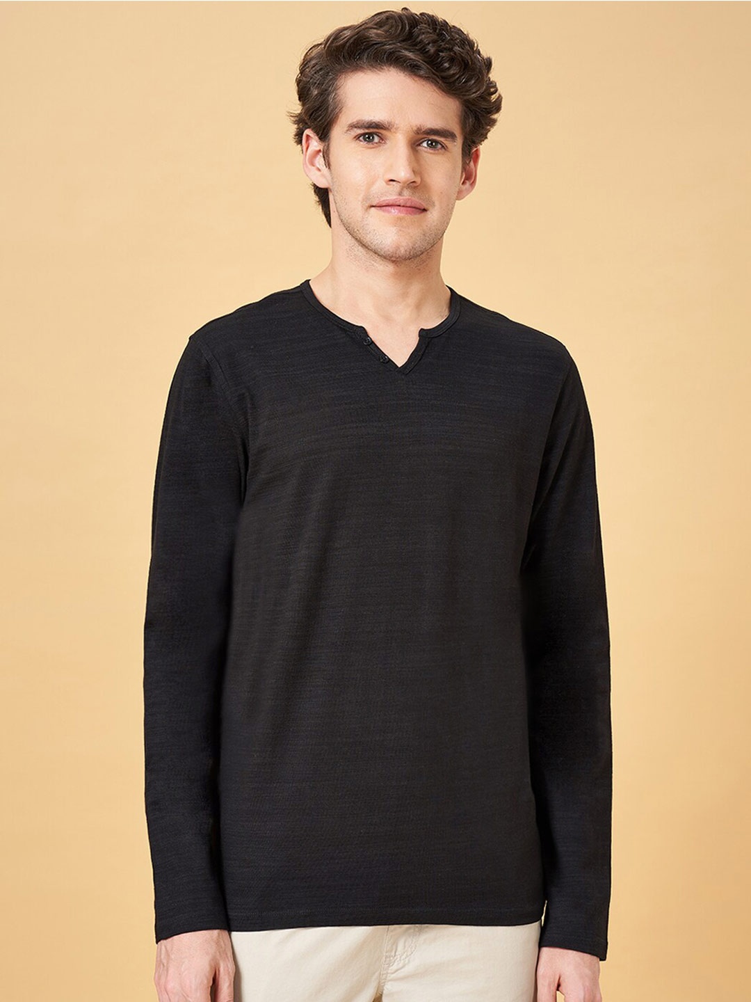 

Urban Ranger by pantaloons Henley Neck Slim Fit T-shirt, Black