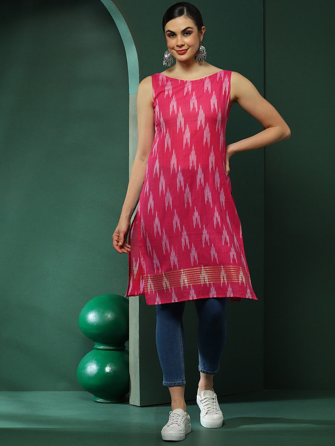 

AKS Ethnic Motifs Printed Boat Neck Sleeveless Cotton Straight Kurta, Pink