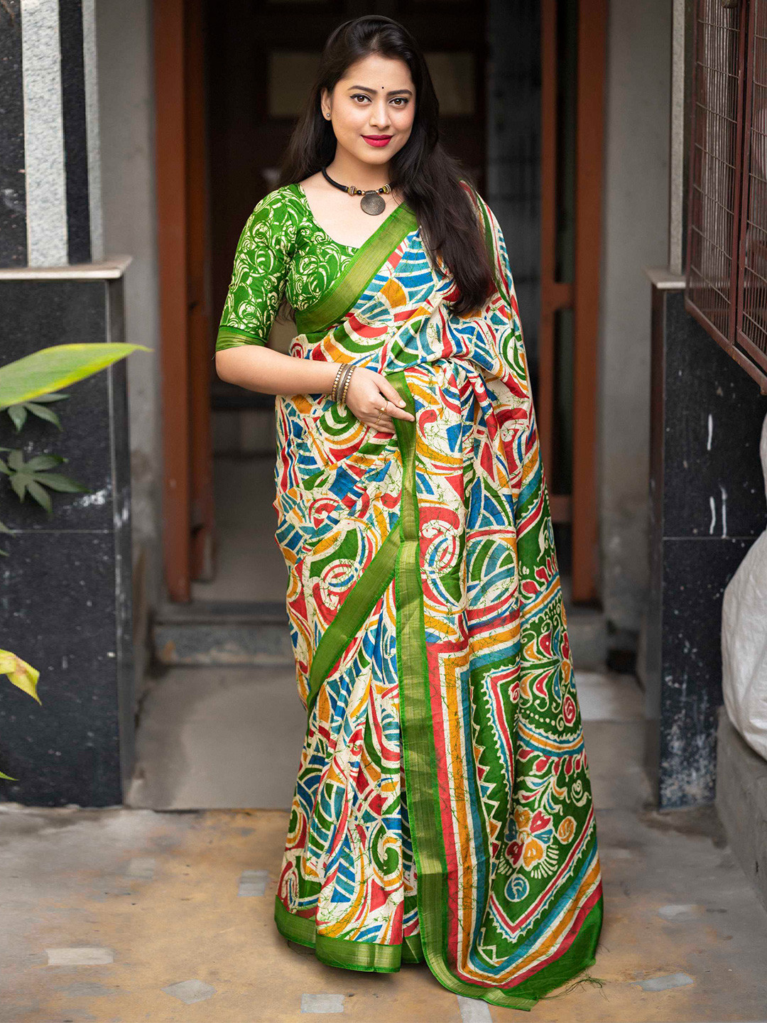 

Mitera Abstract Printed Cotton Crepe Saree, Green