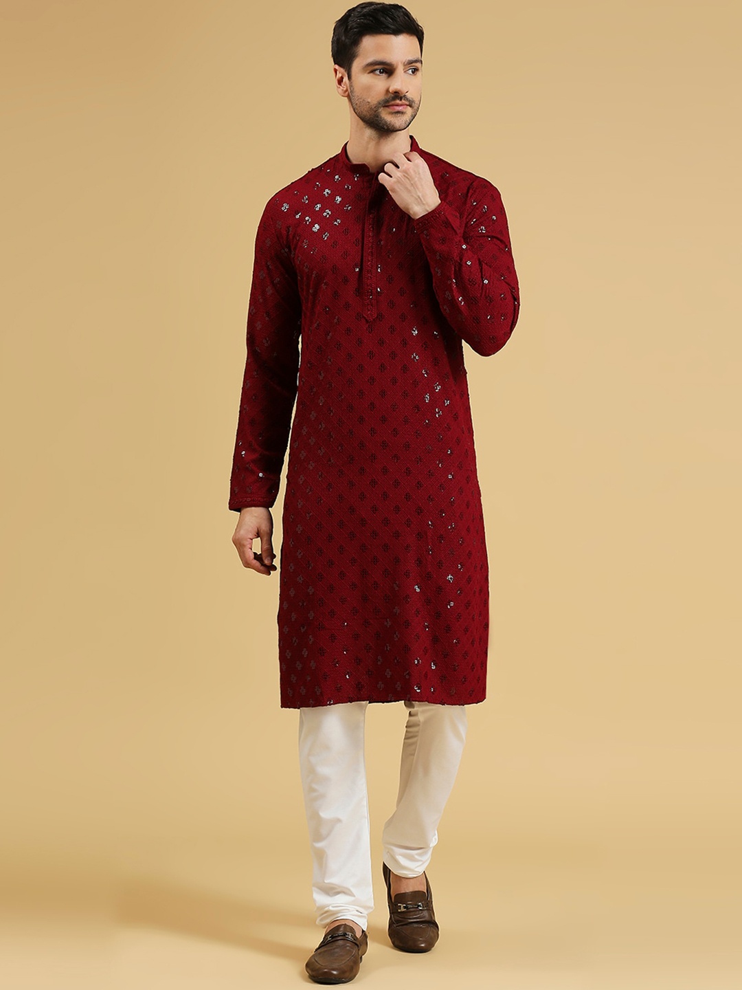 

RAJUBHAI HARGOVINDAS Geometric Embroidered Chikankari Sequinned Kurta, Maroon