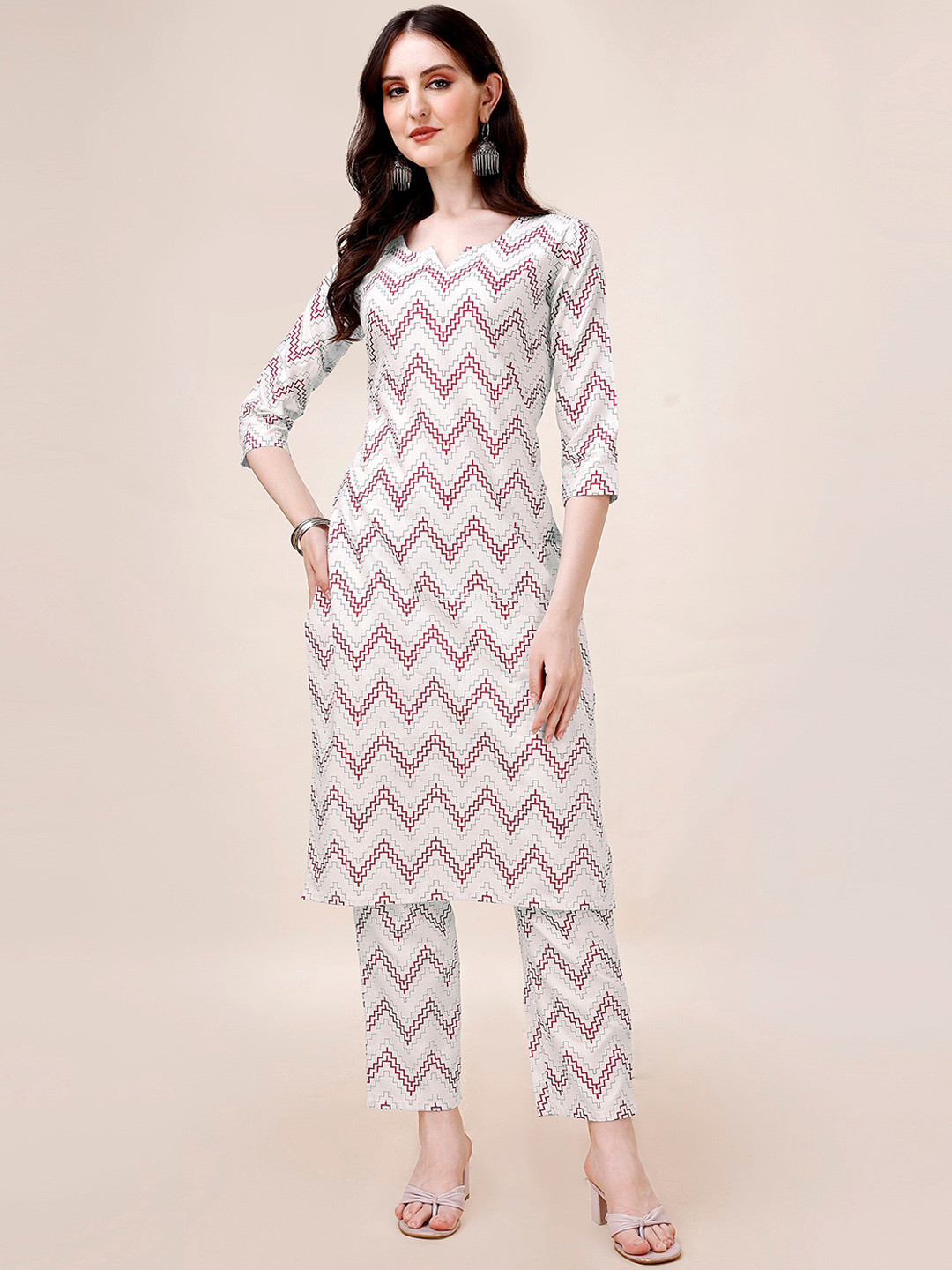 

CaniBani Chevron Printed Regular Pure Cotton Straight Kurta with Trousers, Red