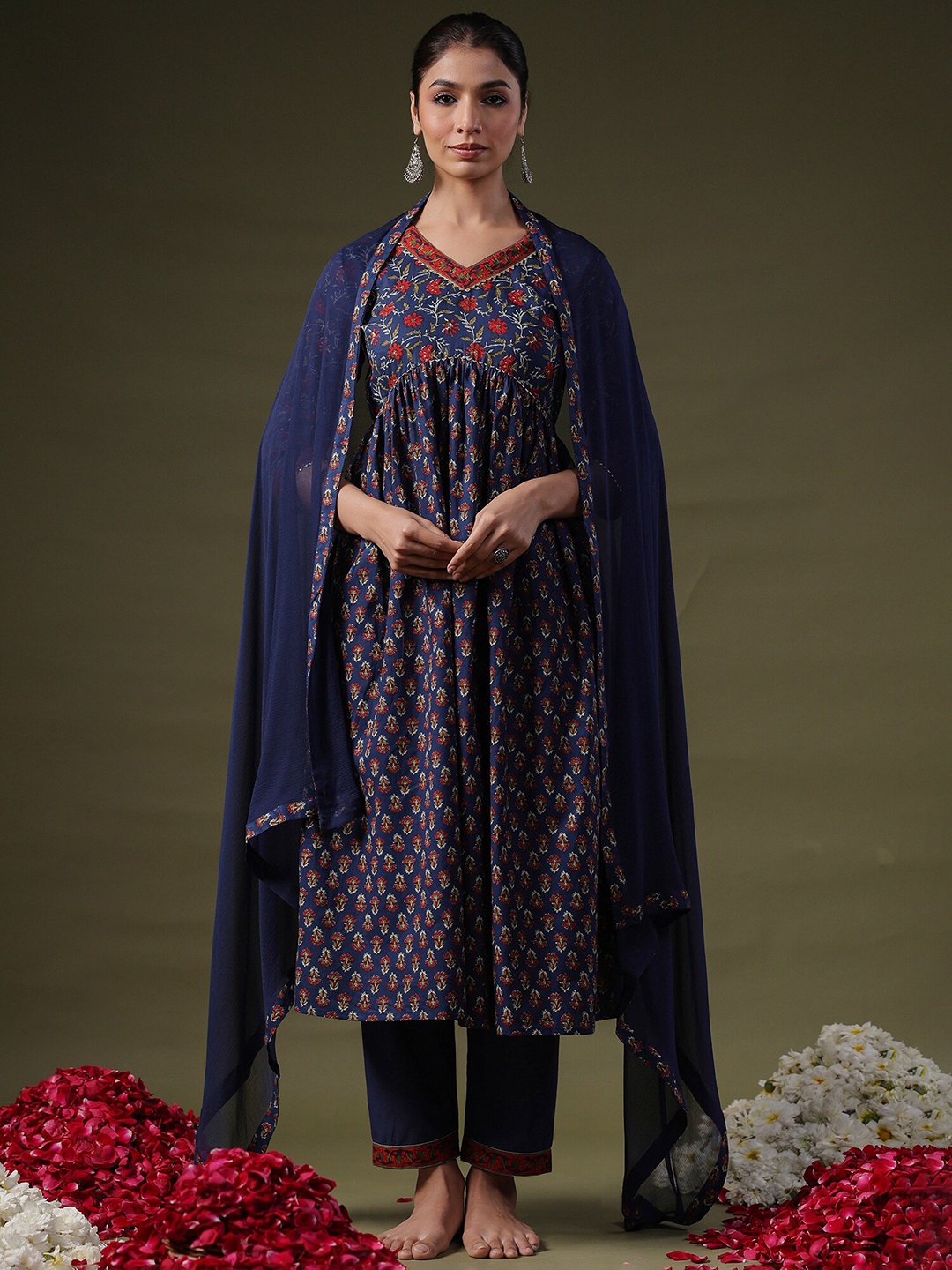

Indo Era Floral Printed V Neck Gotta Patti Pure Cotton A-line Kurta Set, Blue