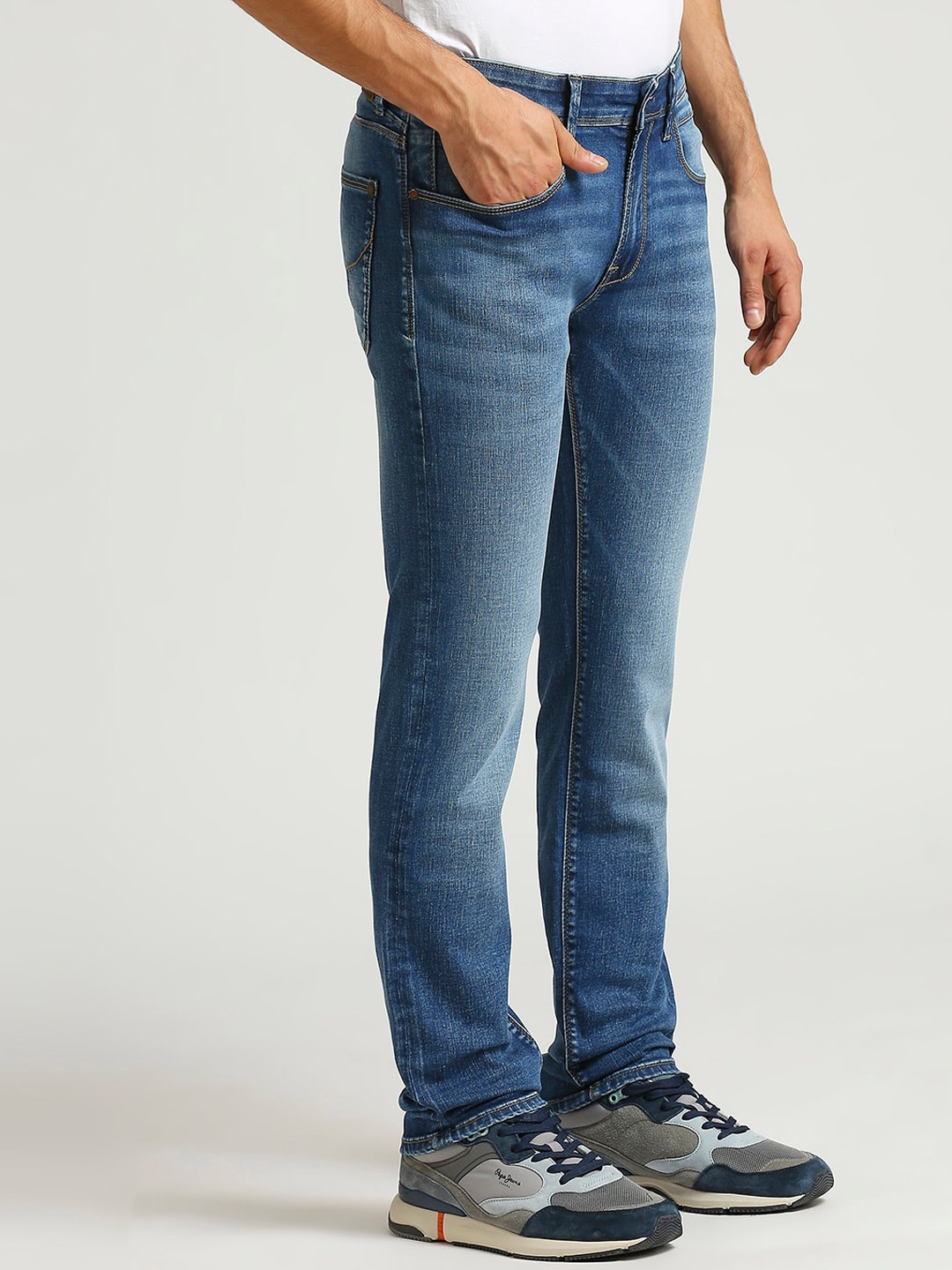 

Pepe Jeans Men Slim Fit Clean Look Heavy Fade Whiskers Stretchable Jeans, Blue