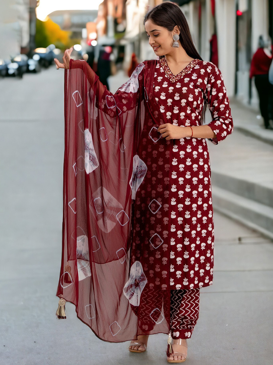 

Chandbaali Ethnic Motifs Printed Regular Pure Cotton Kurta With Salwar & Dupatta, Maroon