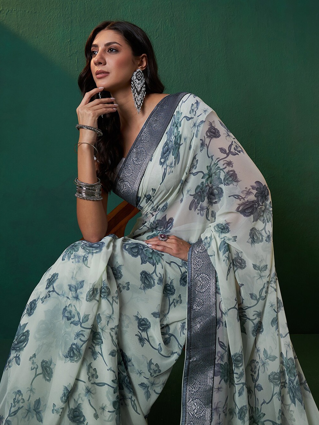

Sangria Floral Printed Georgette Saree, White
